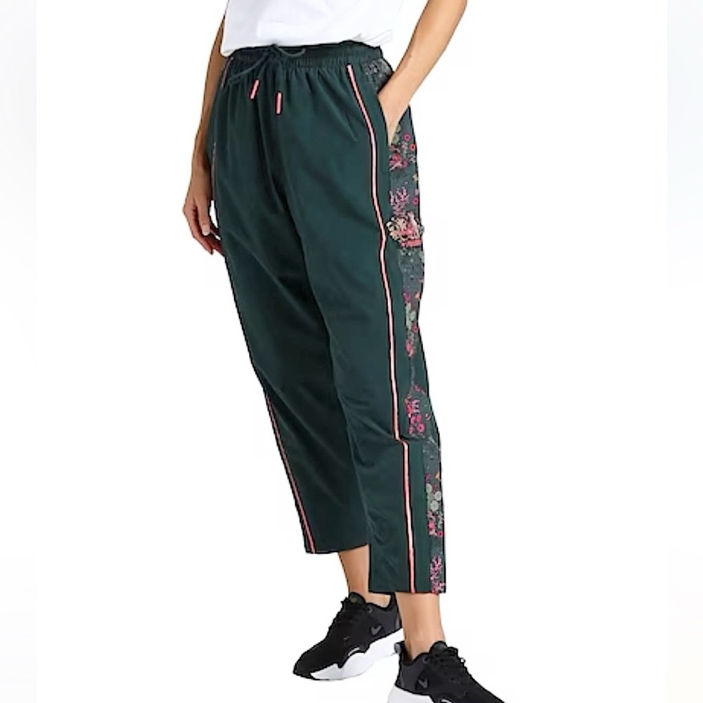 NWT Puma x Liberty Floral Track Pants Wind Breaker Green Gables Size Large‎